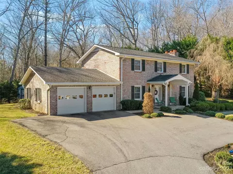 340 Camelot Dr, Clyde, NC 28721