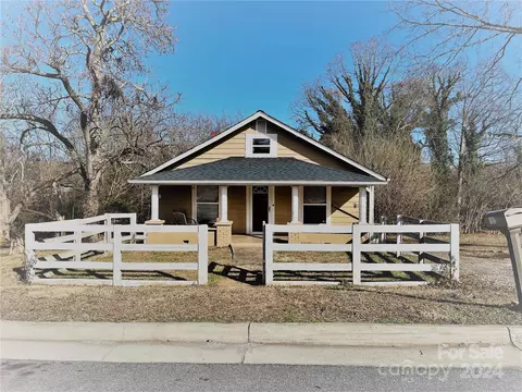 1192 7th Sw Ave SW, Hickory, NC 28602