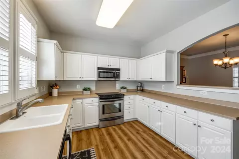 Kitchen - 308 Elis Way, Fort Mill, SC 29708 photo 2 of 3