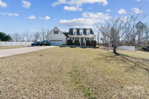 203 Stella Dr, Lexington, NC 27295