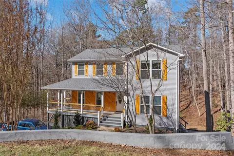 7 Foothills Rd, Asheville, NC 28804