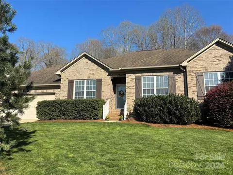 1039 Marguerite Dr, Lowell, NC 28098