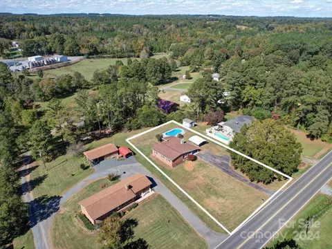 13057 Us 52 Hwy, Norwood, NC 28128