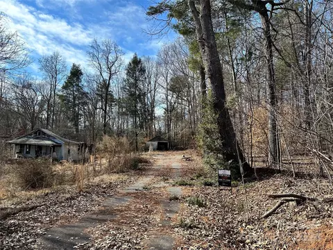 115 Franklin St, Morganton, NC 28655