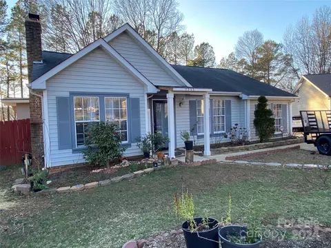 7233 Idlewild Brook Ln, Charlotte, NC 28212