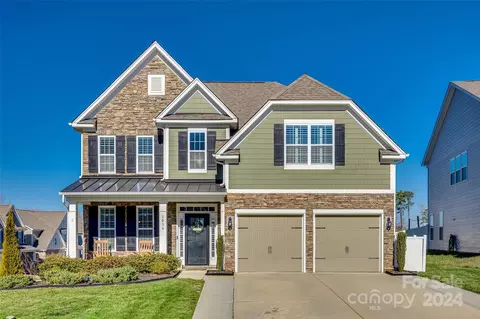 1016 Barcelona Pl, Lake Wylie, SC 29710