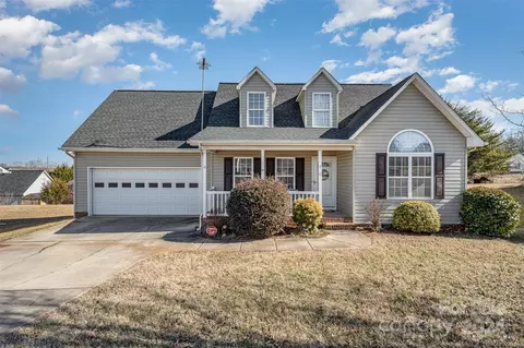 930 Faye St, Statesville, NC 28677