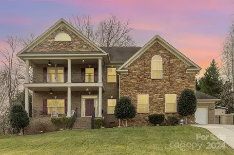1342 Lightwood Dr, Matthews, NC 28105
