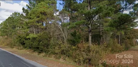 131 Canton St, Newport, NC 28570