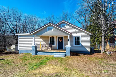 111 Fairview Nw Dr NW # A, Lenoir, NC 28645