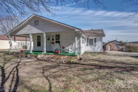 313 Derr St, Stanley, NC 28164