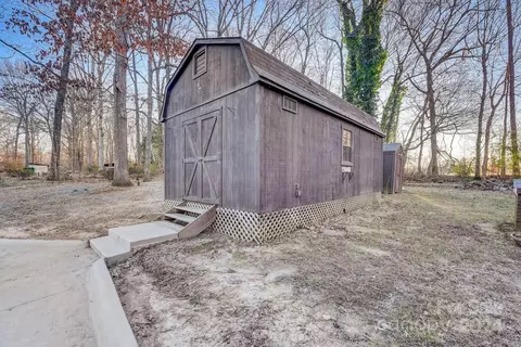 Exterior - 218 Carter Rd, Monroe, NC 28110 photo 9 of 11