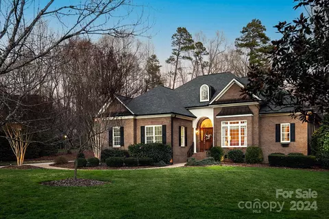 1522 Hyman Dr, Albemarle, NC 28001