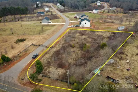 100 Pumice Dr, Statesville, NC 28625