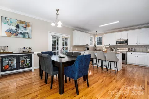 Dining - 806 4th St, Conover, NC 28613 photo 1 of 1