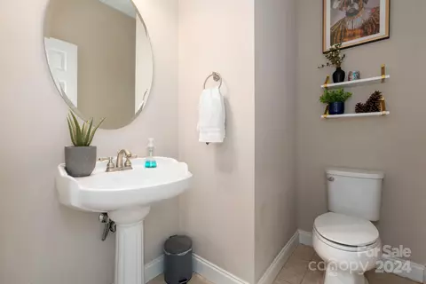 Bath - 806 4th St, Conover, NC 28613 photo 1 of 4