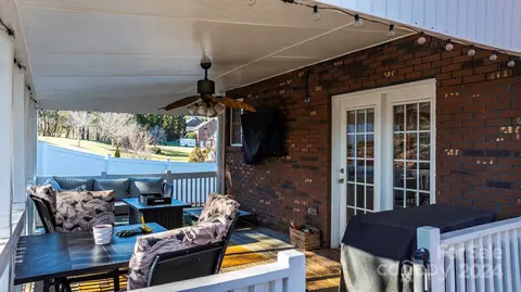 Exterior - 806 4th St, Conover, NC 28613 photo 6 of 11