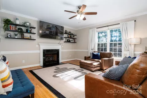 Living - 806 4th St, Conover, NC 28613 photo 2 of 3