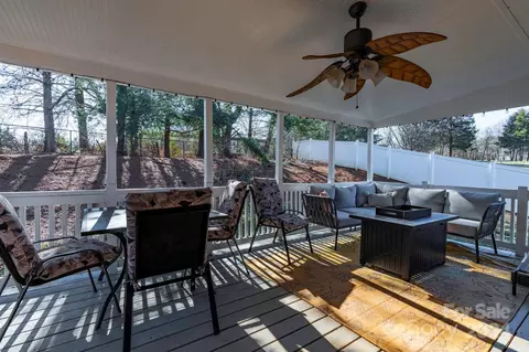 Exterior - 806 4th St, Conover, NC 28613 photo 5 of 11
