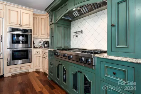 Kitchen - 3965 Golf Ne Dr NE, Conover, NC 28613 photo 4 of 6