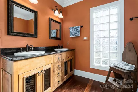 Bath - 3965 Golf Ne Dr NE, Conover, NC 28613 photo 6 of 8