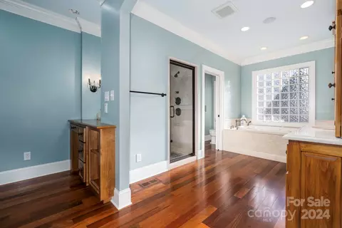 Bath - 3965 Golf Ne Dr NE, Conover, NC 28613 photo 4 of 8