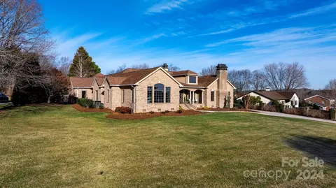 Exterior - 3965 Golf Ne Dr NE, Conover, NC 28613 photo 2 of 9