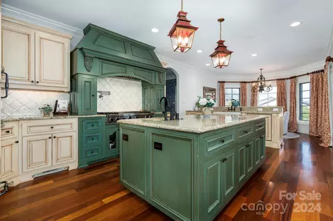 Kitchen - 3965 Golf Ne Dr NE, Conover, NC 28613 photo 3 of 6