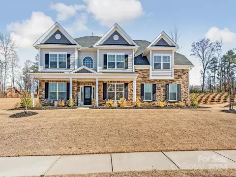 8713 Auburn Whisper Ln, Mint Hill, NC 28227