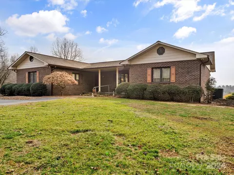 3031 Snipes St, Morganton, NC 28655