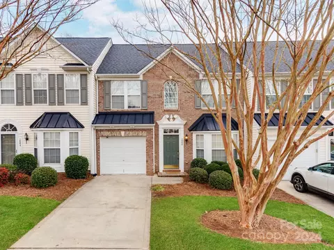 1666 Backcreek Ln, Gastonia, NC 28054