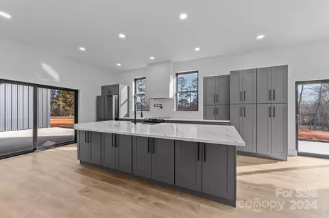 Kitchen - 9288 Sherrills Ford Rd, Terrell, NC 28682 photo 2 of 3