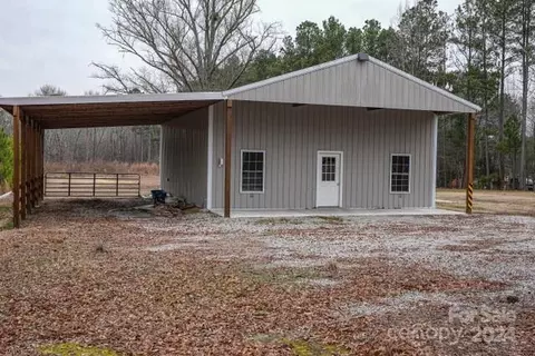 Exterior - 957 Providence Rd, Lancaster, SC 29720 photo 9 of 12