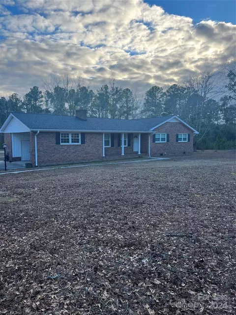 Exterior - 957 Providence Rd, Lancaster, SC 29720 photo 3 of 12
