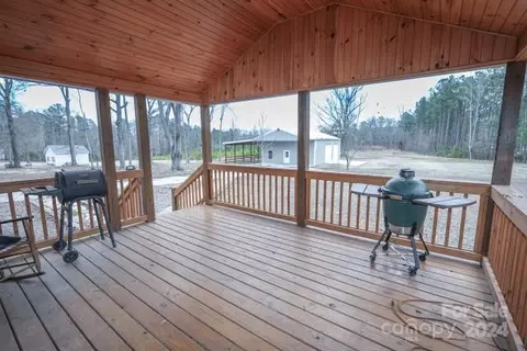 Exterior - 957 Providence Rd, Lancaster, SC 29720 photo 7 of 12