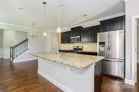 Kitchen - 1321 Rainier Dr, Fort Mill, SC 29708 photo 3 of 5