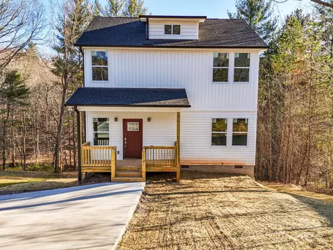 49 Kelly Fields Dr, Alexander, NC 28701