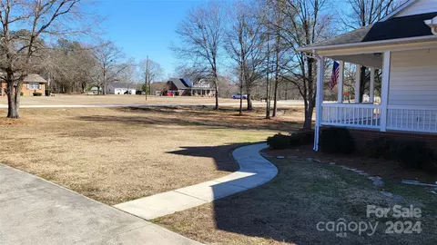 Exterior - 2818 Cane Mill Rd, Lancaster, SC 29720 photo 5 of 6