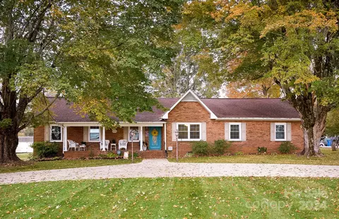 784 Yadkinville Rd, Mocksville, NC 27028