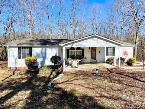 1070 Westchester Dr, Kannapolis, NC 28081