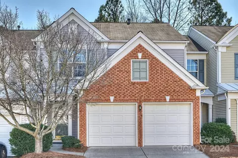 8111 Kincaid Ct, Charlotte, NC 28277