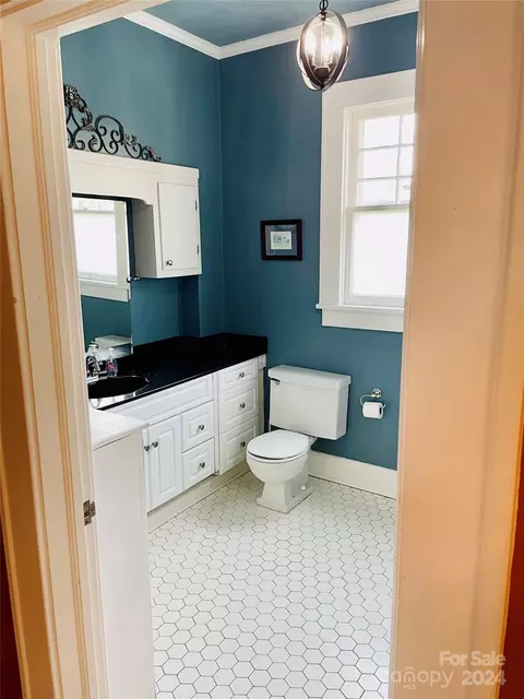 Bath - 320 W Thomas St, Salisbury, NC 28144 photo 2 of 4