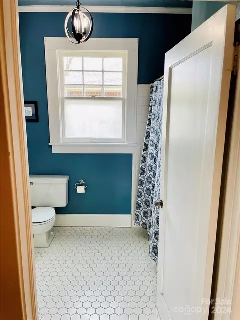 Bath - 320 W Thomas St, Salisbury, NC 28144 photo 3 of 4