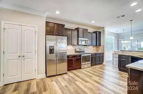 Kitchen - 156 Annatto Way, Tega Cay, SC 29708 photo 4 of 4