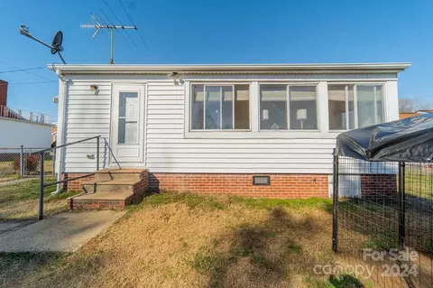 Exterior - 404 16th St, Kannapolis, NC 28083 photo 6 of 14