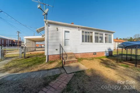 Exterior - 404 16th St, Kannapolis, NC 28083 photo 12 of 14