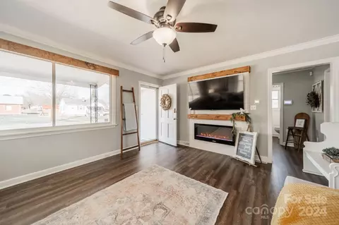 Living - 404 16th St, Kannapolis, NC 28083 photo 4 of 4