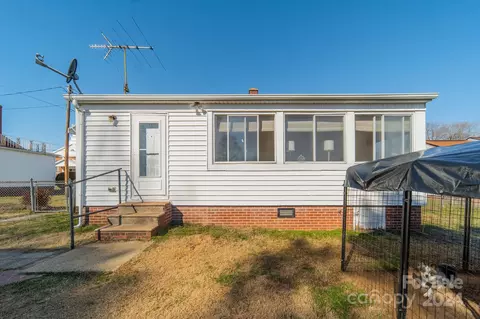 Exterior - 404 16th St, Kannapolis, NC 28083 photo 5 of 14