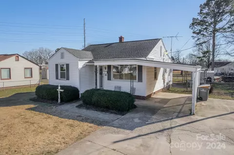 Exterior - 404 16th St, Kannapolis, NC 28083 photo 3 of 14