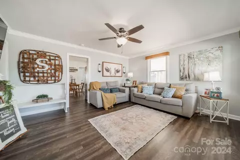 Living - 404 16th St, Kannapolis, NC 28083 photo 1 of 4